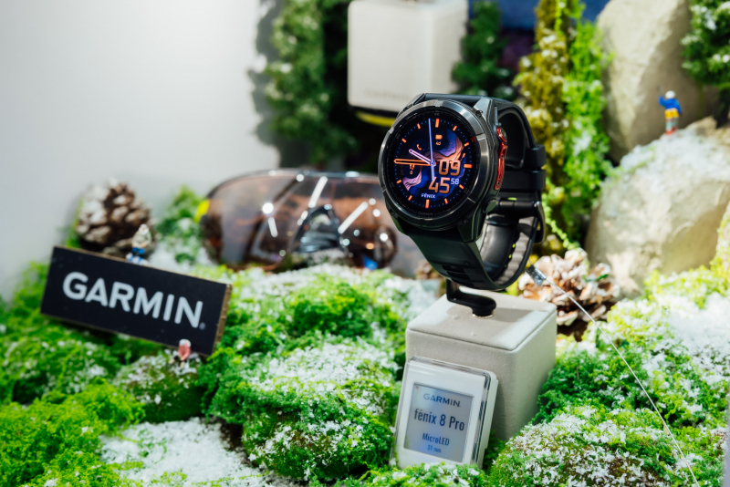 ƴ����������Я��Garmin �Ƴ��׿�Micro LED�ǻ��ֱ�